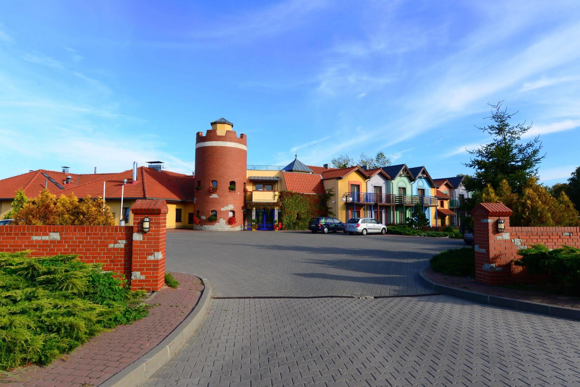 Hotel Daglezja Nad Jeziorem Kornickim Корник Екстериор снимка