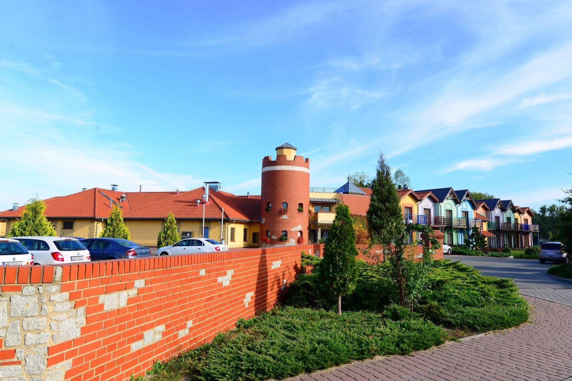 Hotel Daglezja Nad Jeziorem Kornickim Корник Екстериор снимка